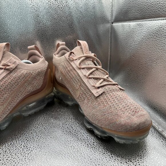 Size 12 Nike Air Vapormax Fly Knit Womens Pink Athletic Running Shoes DJ9975-600 - Picture 6 of 12